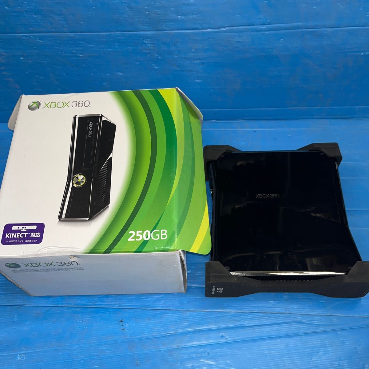 ★外箱付き★通電ok★ Microsoft Xbox 360 250GB プレミアムリキッドブラック 中古 D504 本体　モンスターハンター　フロンティア　_画像1