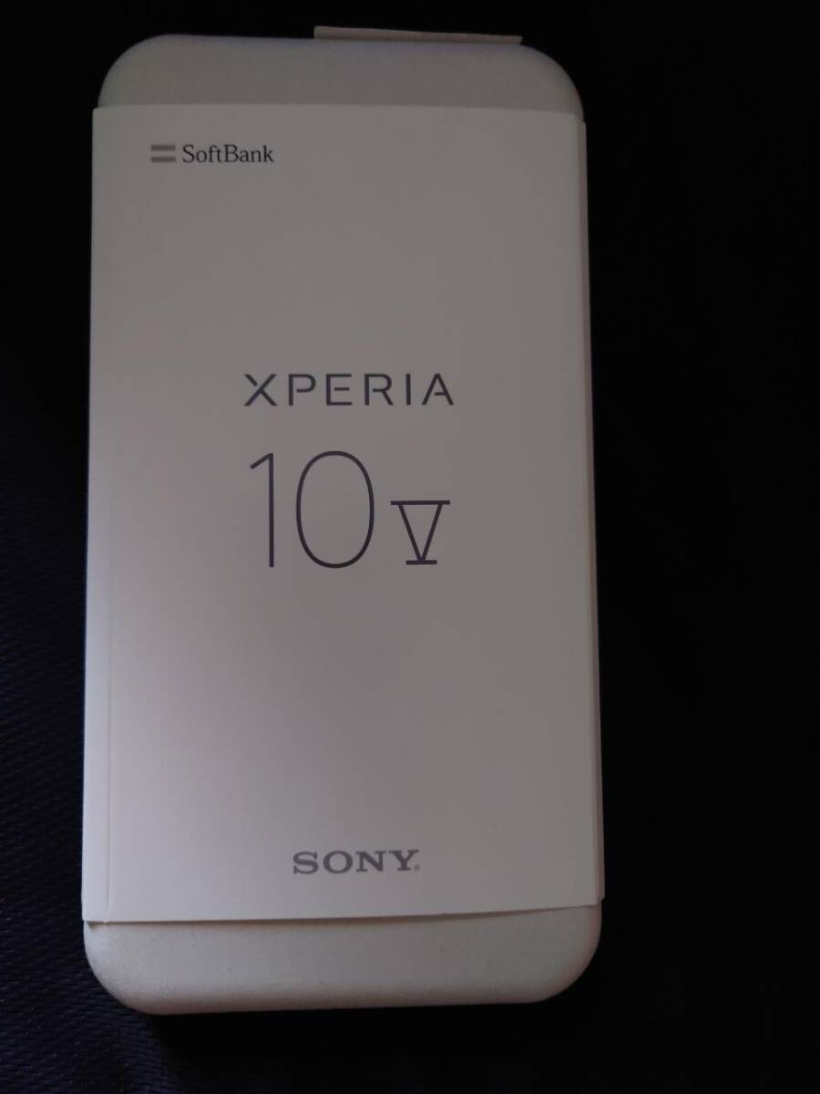 Xperia 10 V 黒 SoftBank 未使用の画像1