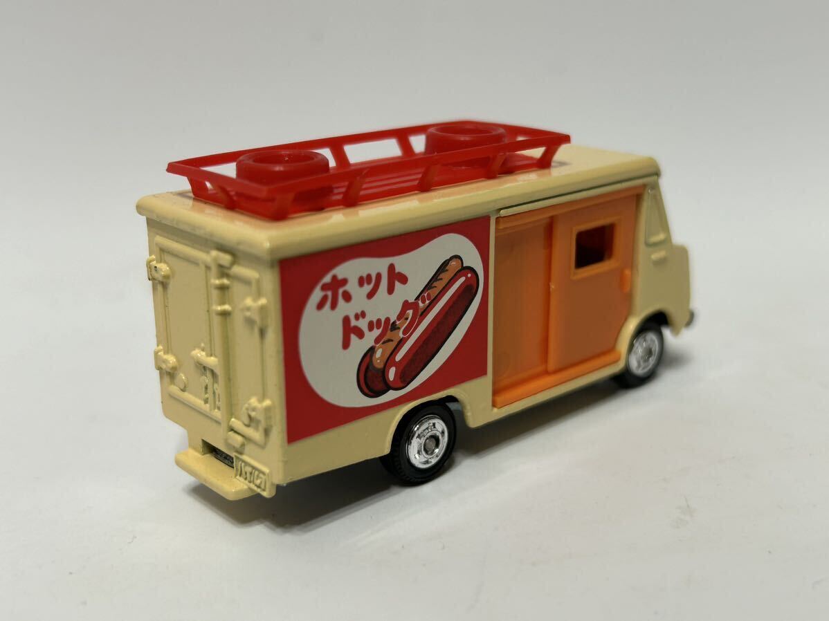 トミカ 黒箱 いすゞ エルフ ハイルーフ No.49-2-7 裏板Ⅳ 赤ルーフ 「ホットドッグ」 ラベル 日本製 MBの画像5