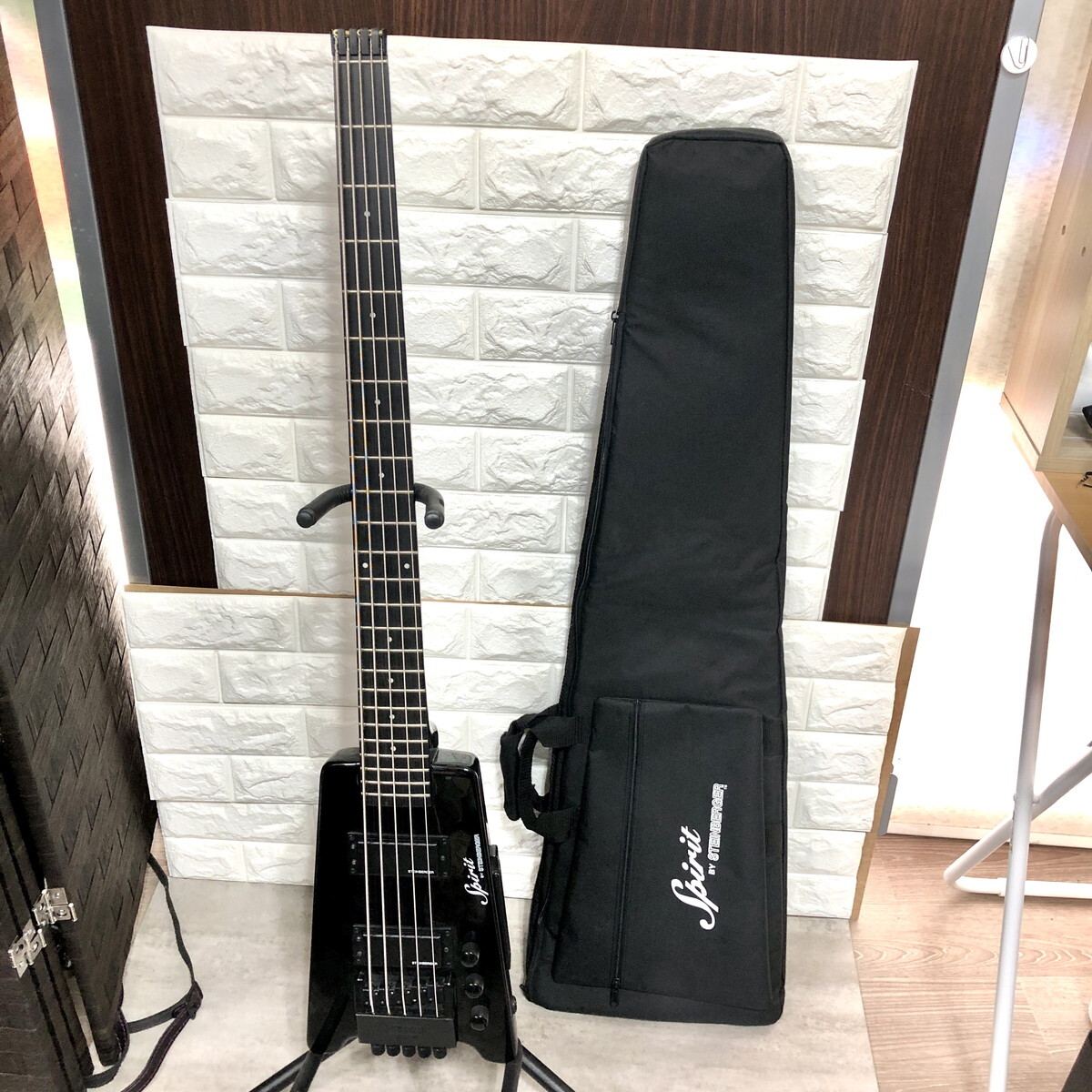 中古美品 Spirit BY STEINBERGER スタインバーガー XT-25 ヘッドレス 5弦 エレキベース ブラック ソフトケース付き 動作確認済(Y0329_13)の画像1