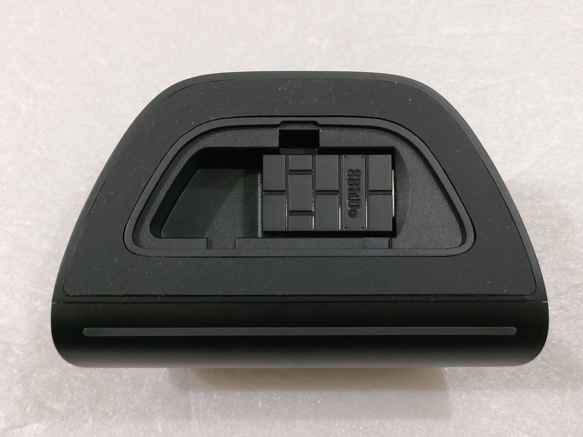 訳アリ品 8BitDo Ultimate Bluetooth コントローラー 2.4Gレシーバー搭載の充電スタンド付属 正規品 美品 ブラック_画像5