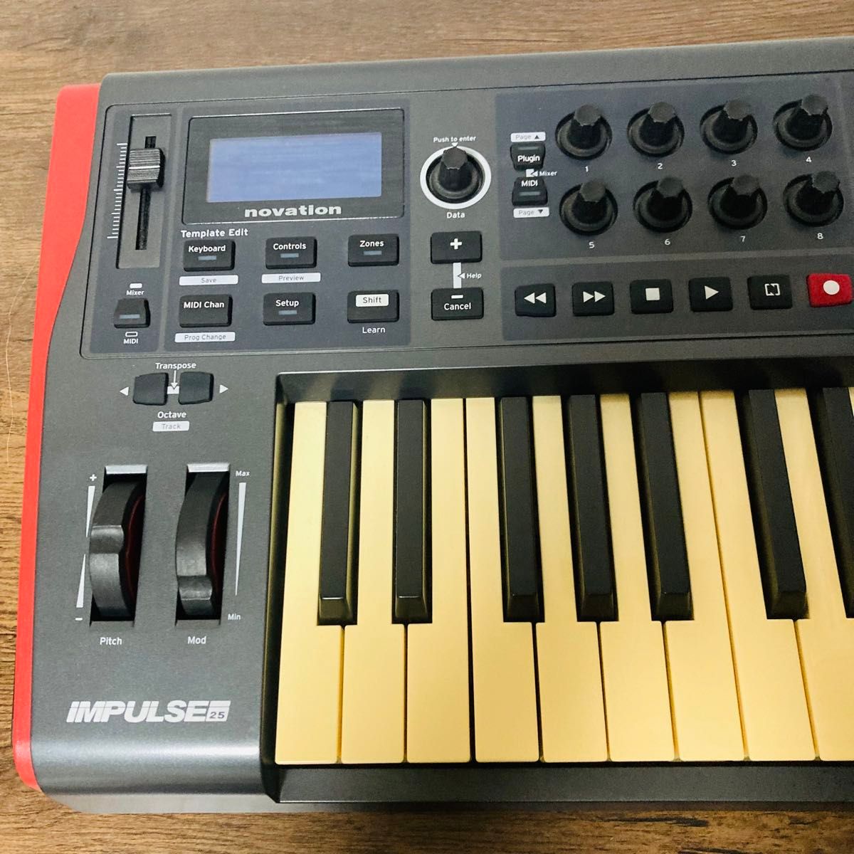 NOVATION Impulse 25 MIDIキーボードコントローラー