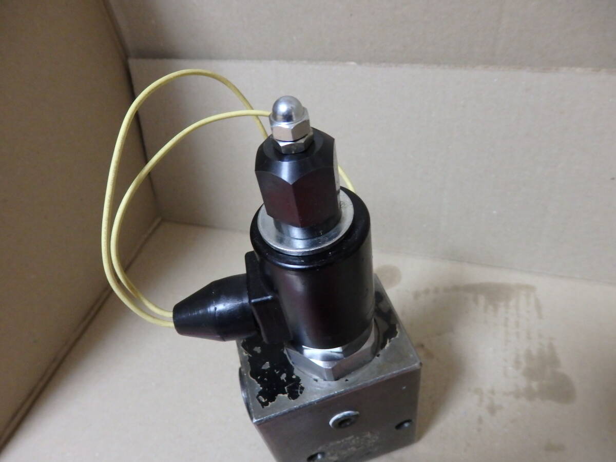 油圧 電磁弁 DC24V ２段式リリーフ弁 ソレノイドONで高圧化の画像4