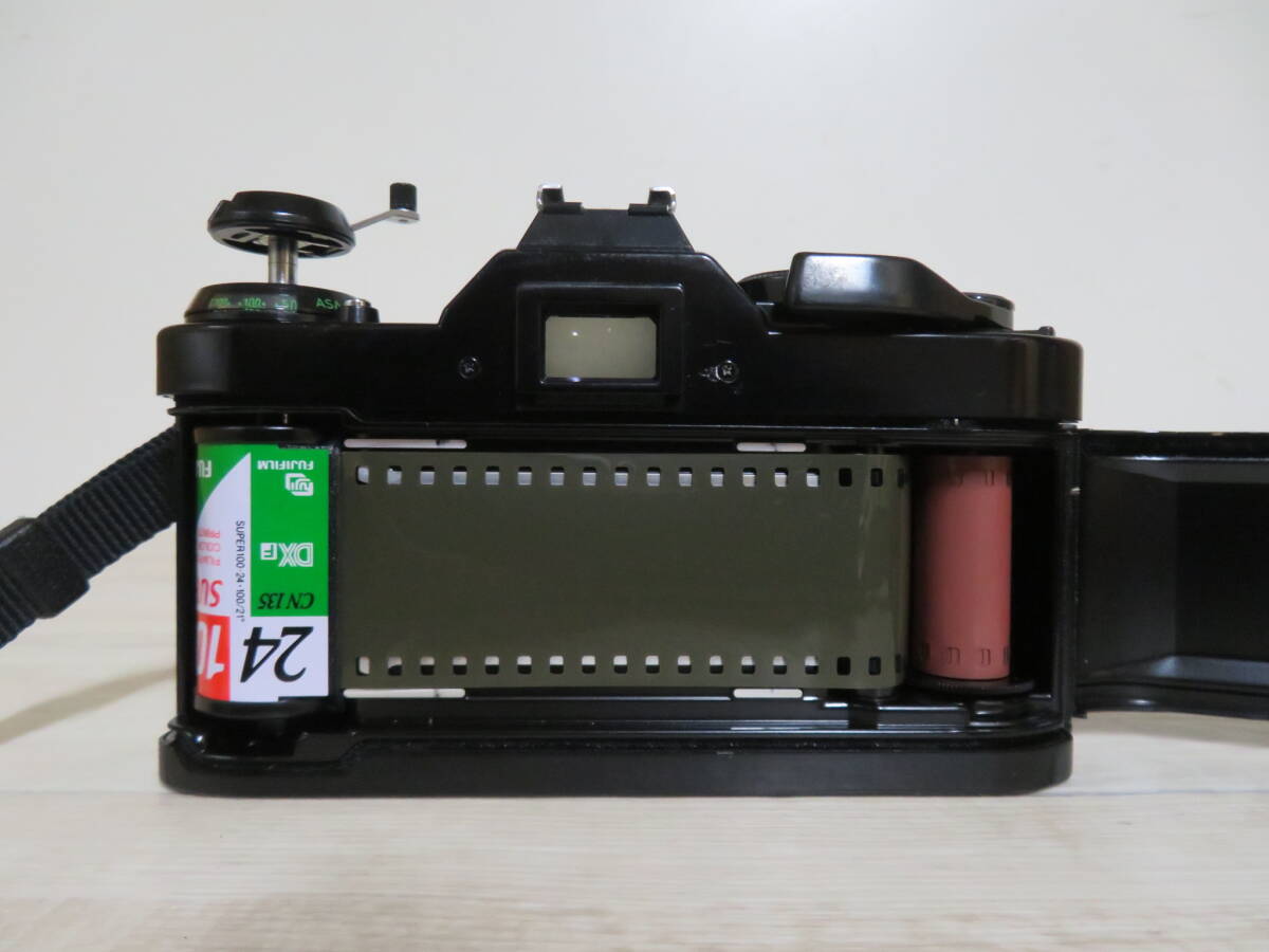 美品! Canon キヤノン AE-1 PROGRAM 一眼レフカメラ フィルム ブラック + レンズ FD 35-70mm 1:3.5-4.5 室内保管品 追加画像有り _画像8