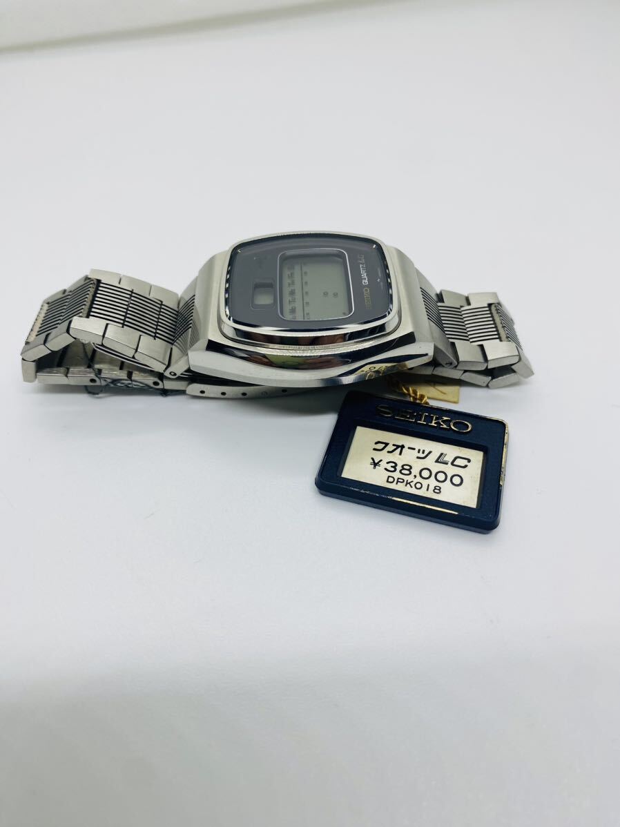 希少　SEIKO セイコー LC 0124-0030 スクエア デジタル文字盤 クオーツ　メンズ腕時計 デッドストック　動作未確認　ジャンク品　(13)_画像3