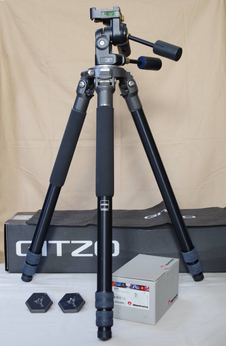 GITZO GT4330LS + Manfrotto 229 3D SUPER-PRO HEAD ジッツオアルミ三脚４型３段＋マンフロット３ウエイ雲台_画像1