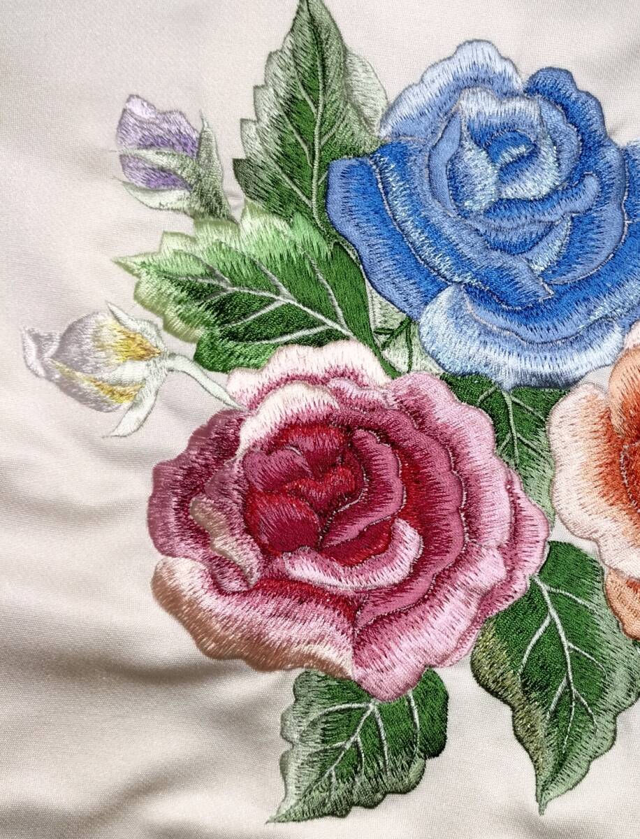 薔薇の刺繍、少しラメ入、生地正絹_画像2