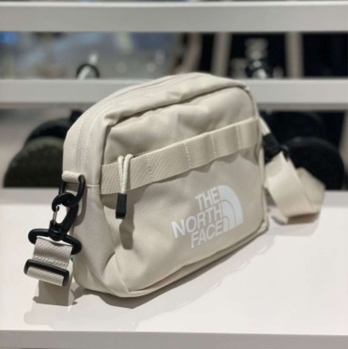 ノースフェイス　クロスバッグ　ショルダーバッグ　韓国限定 THE NORTH FACE ブラック 日本未発売