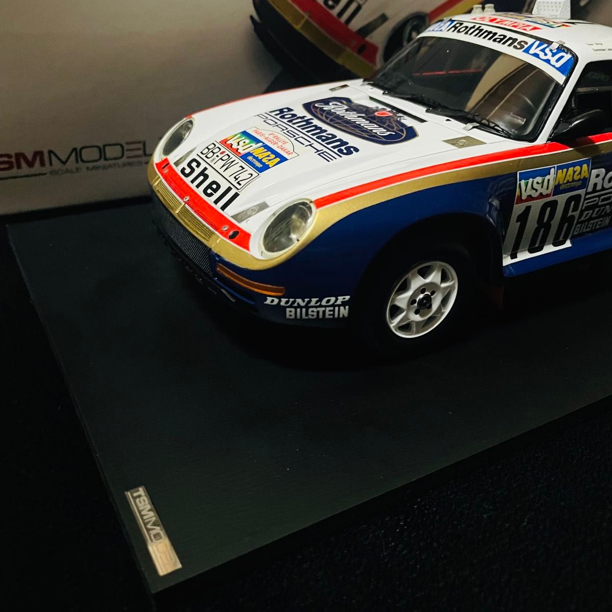 カスタム品 1/18 TSM ポルシェ 959 パリ・ダカールラリー 1986 カスタム品 1/18 TSM ポルシェ 959 パリ・ダカールラリー 1986