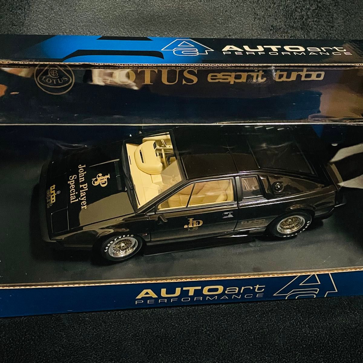 カスタム品 1/18 AUTOart ロータス エスプリ ターボ S3 JPS カスタム品 1/18 AUTOart ロータス エスプリ ターボ S3 JPS