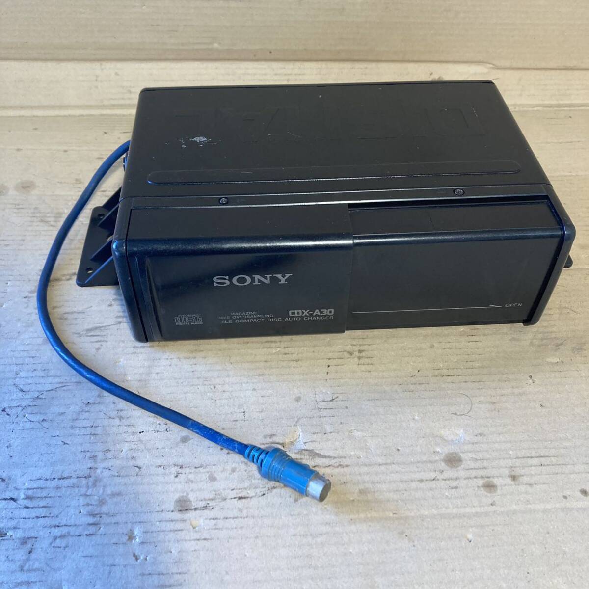 SONY CDX-A30 CDチェンジャー　動作未確認　ジャンク品　現状品_画像1