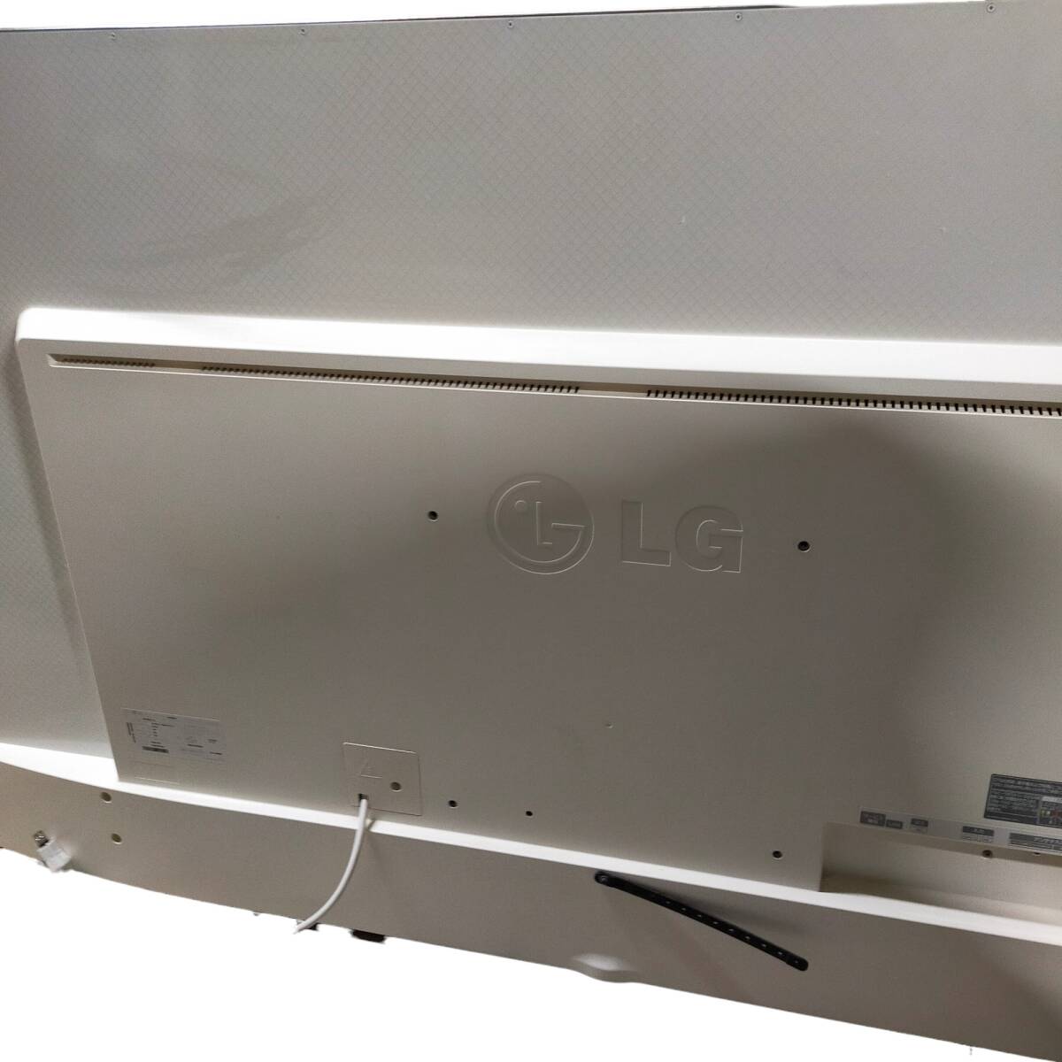 ◆中古品/直接引取限定※神奈川県横浜市◆LG 65インチ 液晶テレビ UF9500 65uf9500 テレビスタンド無し 重さ約25㎏ 2015年製造 X61656NNの画像7