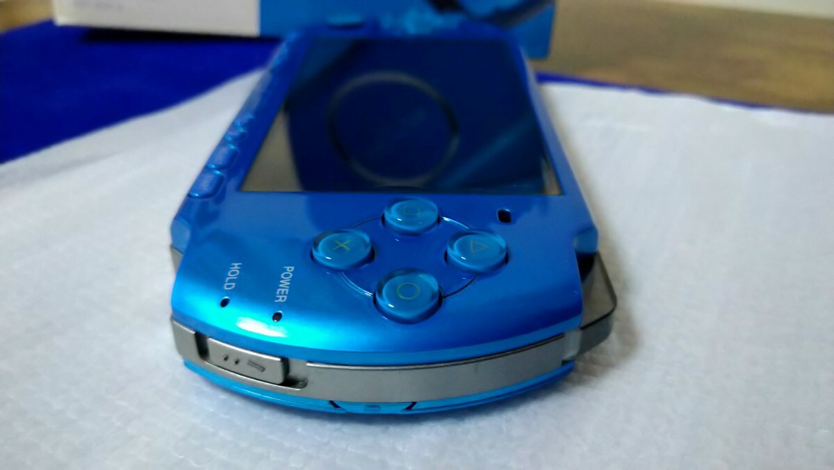 処分売り切り【極美品】PSP-3000VBバイブラントブルー SONYメモリー８GB＋ゲームソフト_画像6