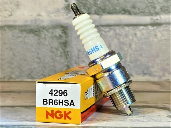 ＮＧＫ　ＢＲ６ＨＳＡ　２本セット　ホンダ　ジュリオ　ＡＦ５２　９８ー　適合　新品！_画像2