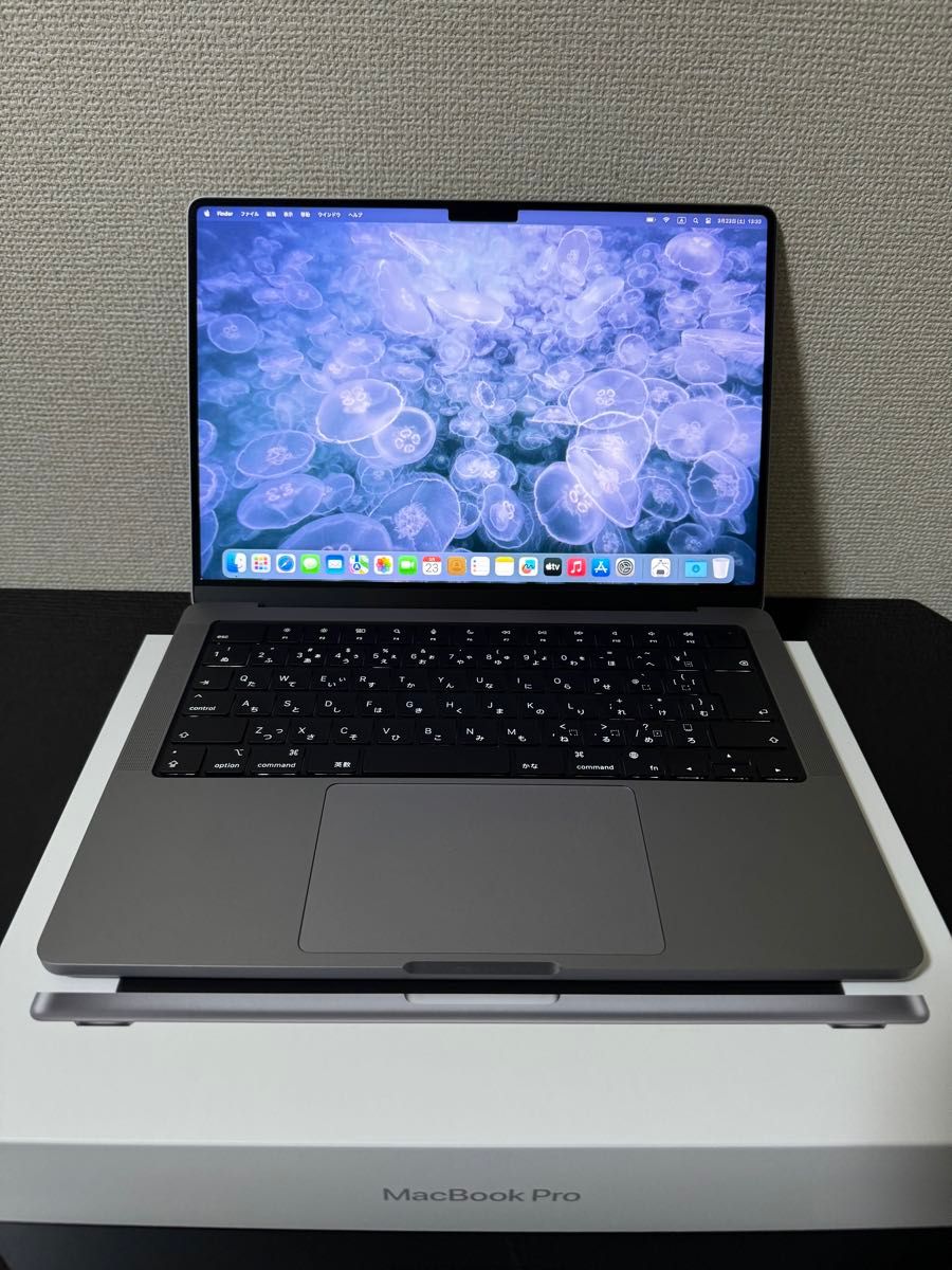 【ほぼ未使用】MacBook Pro 14インチ 2023 M2Pro 16GB/512GB スペースグレイー