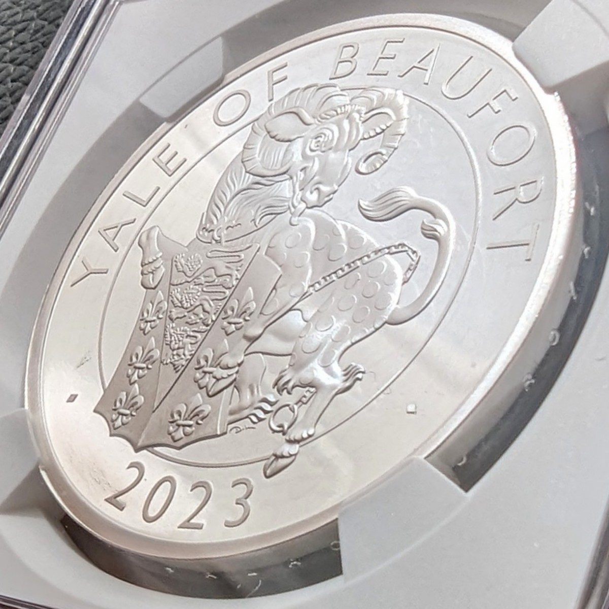 ★1円スタート 鑑定 銀貨 2023年 イギリス ロイヤルミント チューダービースト Yale エリザベス 純銀 NGC PF69UC FR 金貨銀貨多数出品中_画像4