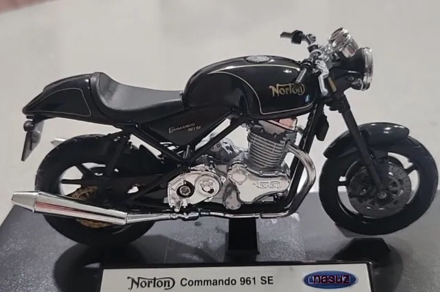 バイク ミニカー 1/18スケール 合金 おもちゃ ノートンコマンド ブラック Norton Command 961 SE ミニチュア オートバイ 334の画像10