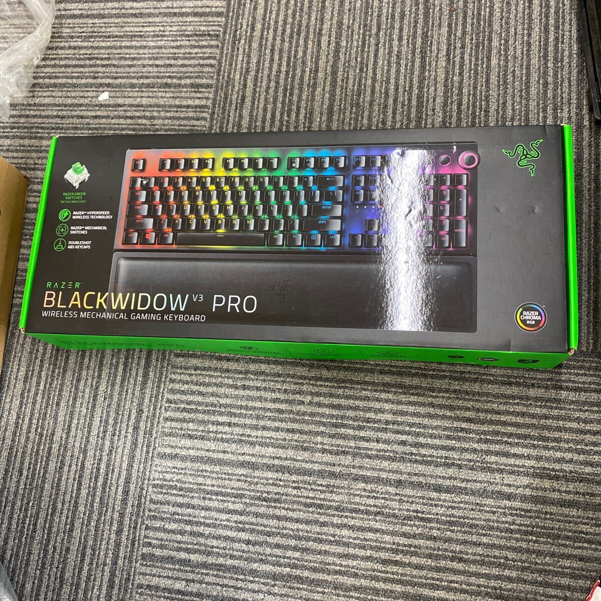 03215 新品未使用　Razer ゲーミングキーボード BlackWidow V3 Pro Green Switch 日本語キー配置仕様 _画像1