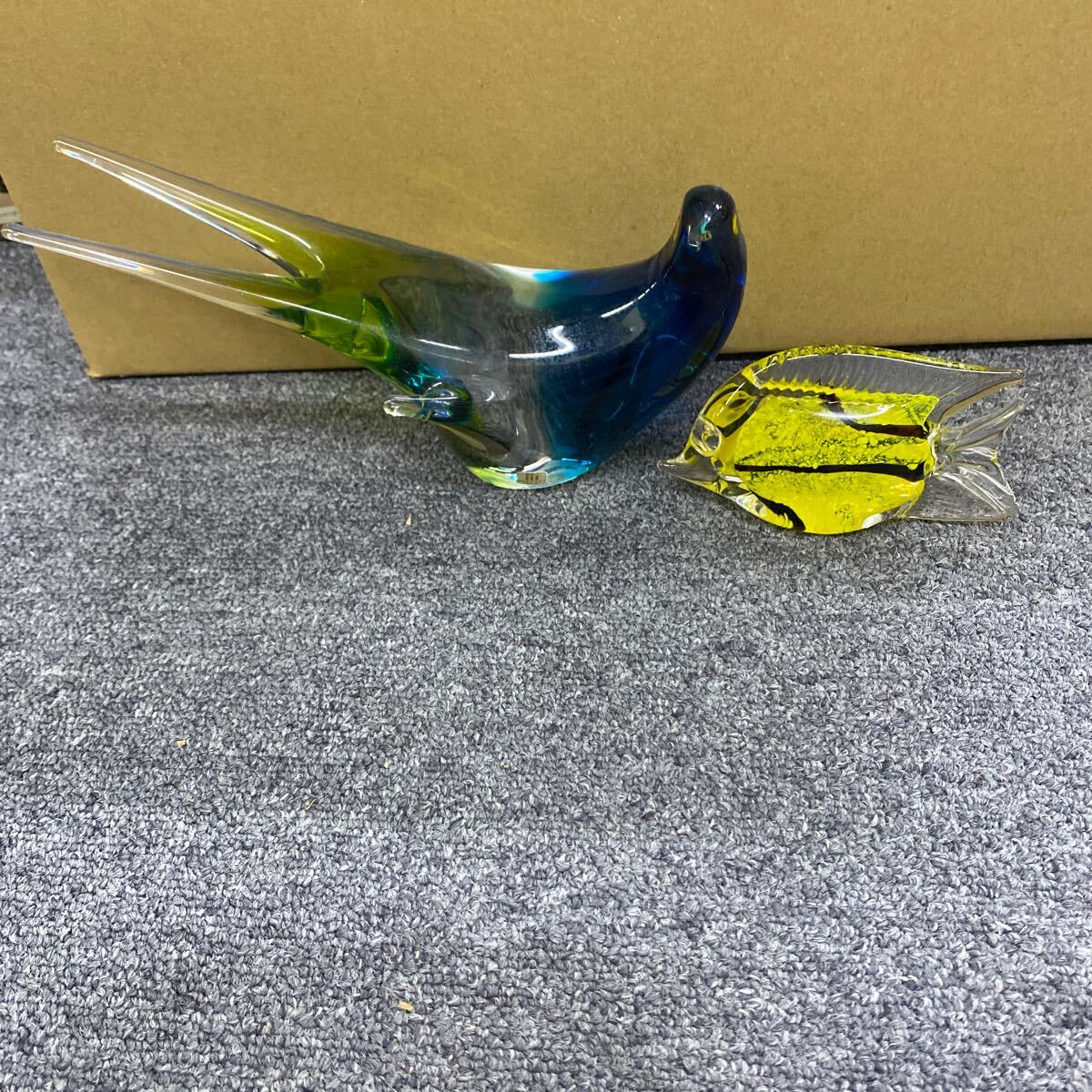 03747 グラス置物まとめ Multi Glass マルティグラス 鶏 鳥 雄鶏 雌鶏 魚 置物 インテリアの画像1