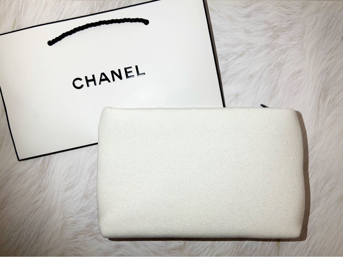 ★新品 未使用★非売品★ CHANEL シャネル ポーチ 化粧ポーチ ノベルティ 白 ホワイト ロゴ ココマーク ふわふわ の画像5