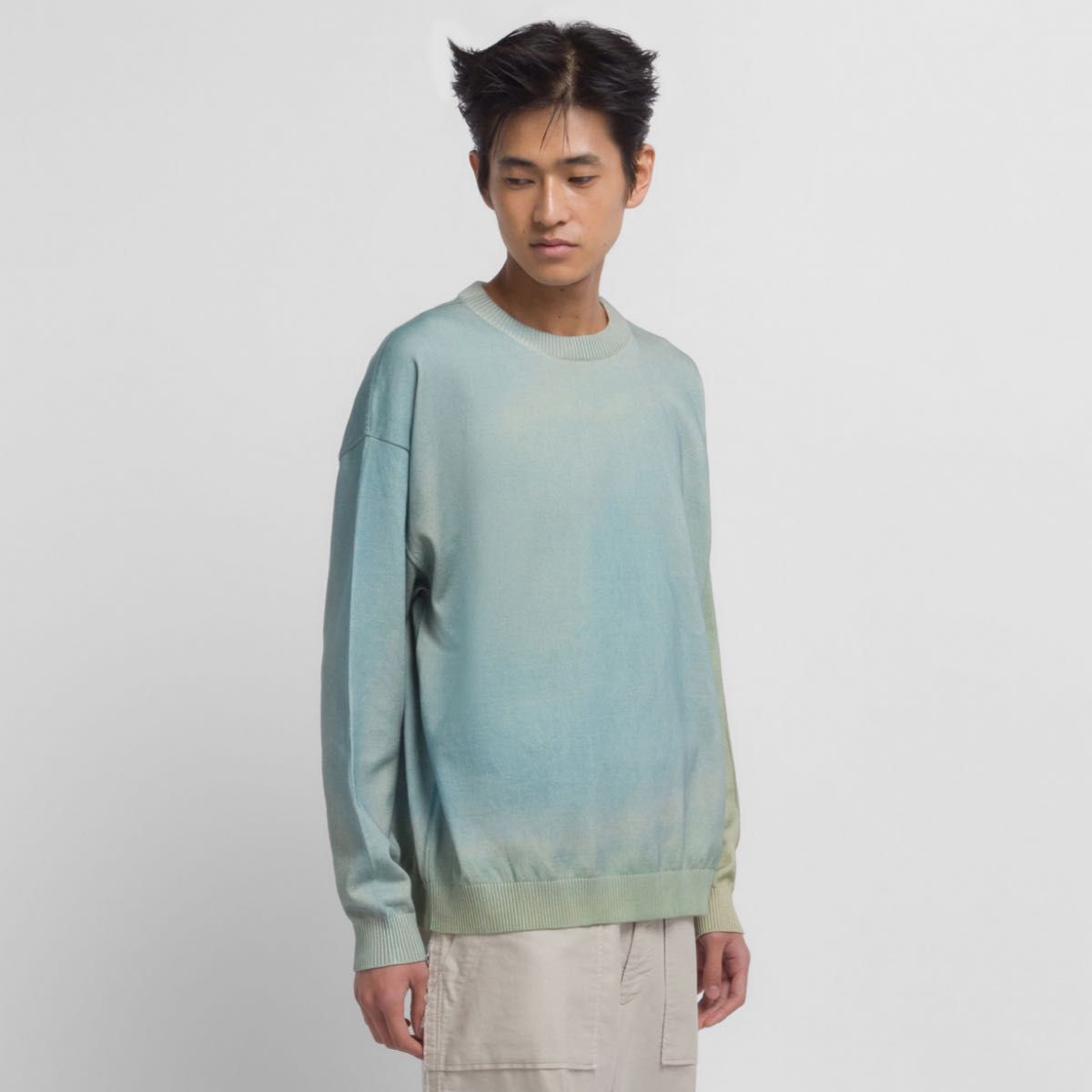 YOKE GRADATION PRINTED SWEATER MIST BLUE ニット