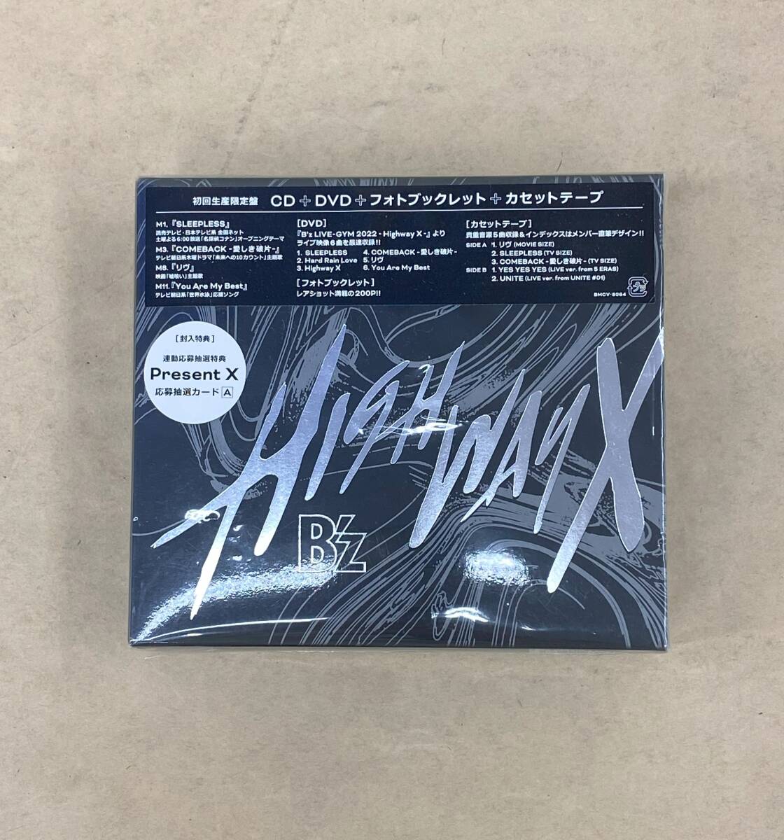 ★R995 / 中古品 『 B'z / Highway X (初回生産限定盤) CD+DVD+フォトブックレット+カセットテープ) 』 CD ★_画像1