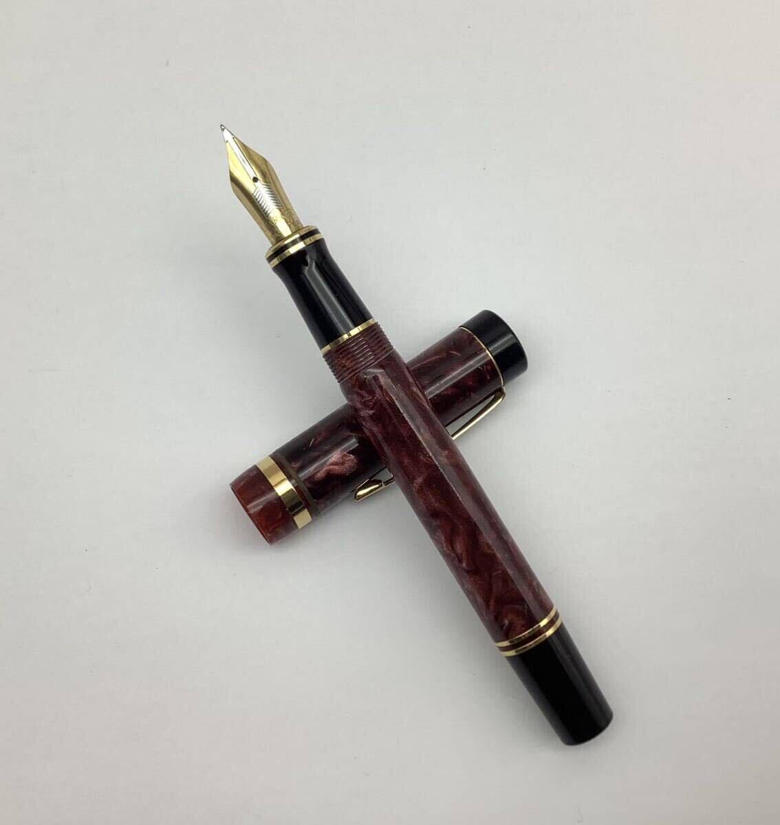 49 万年筆 PARKER パーカー デュオフォールド センテニアル ペン先 18K 750 X 軸カラー マーブルレッド 赤 筆記用具 文房具_画像1