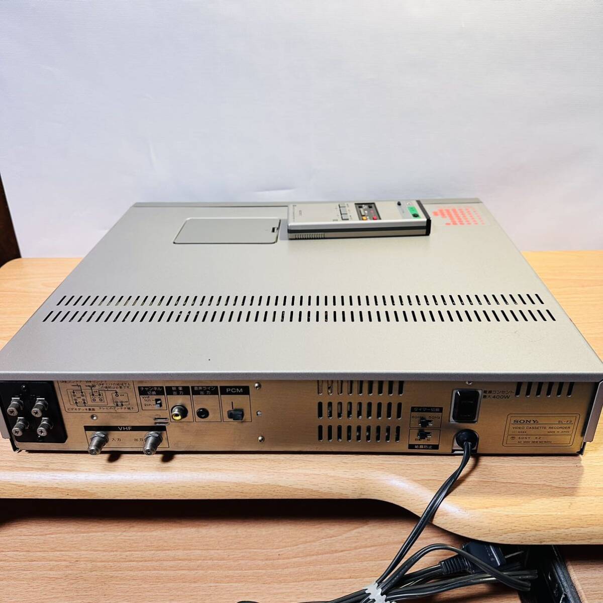 通電確認済み SONY ソニー ビデオカセットレコーダー Betamax SL-F3 ベータ Beta リモコン付きの画像2