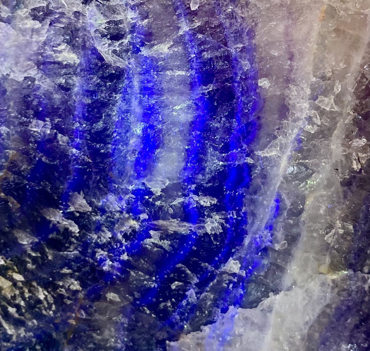 中国産超巨石天然フローライト原石2.82kg3カラー［蛍石］大迫力^ ^_画像6