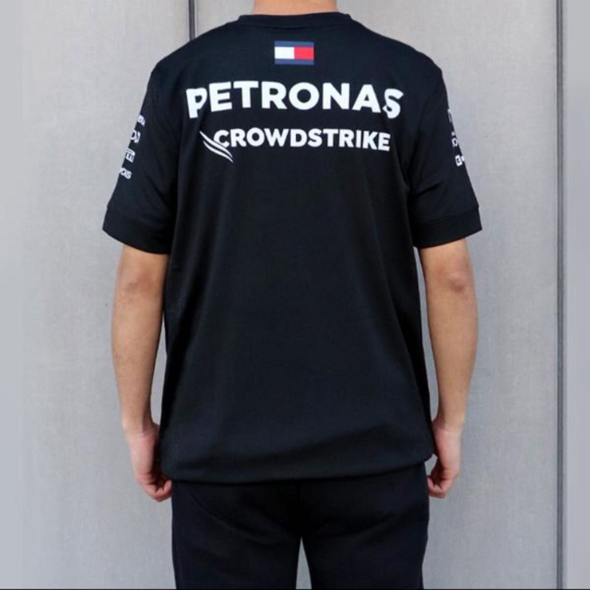 メルセデス AMG ペトロナス F1チーム Tシャツ ブラック 2023 新品未開封 ハミルトン