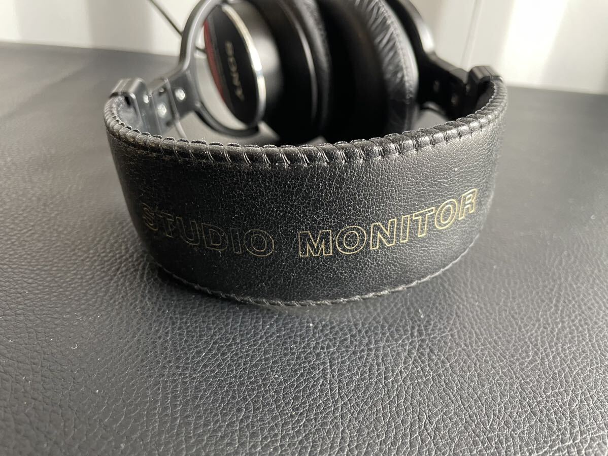 中古品☆SONY ソニー モニターヘッドホン MDR-CD900ST ヘッドフォン 密閉型スタジオモニターヘッドホン_画像5