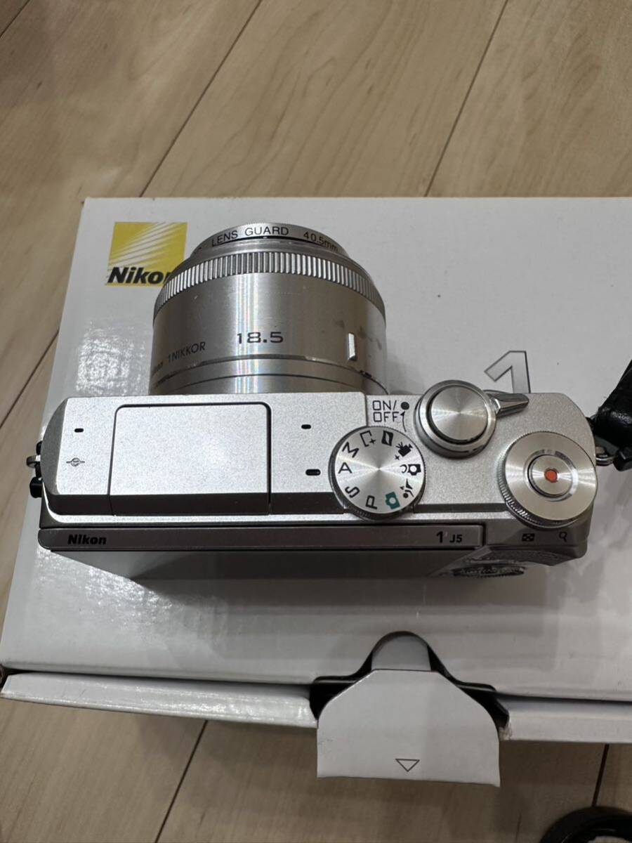 【箱付】ニコン　Nikon1 J5 レンズ2本セット　NIKKOR10-30mm f3.5-5.6 NIKKOR 18.5mm f1.8_画像4