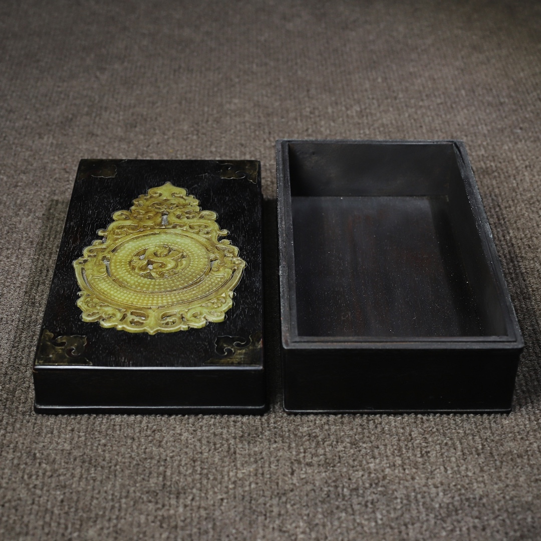 中国 清代 黒檀象嵌古玉多宝盒収納ケースです めでたい如意紋です 首飾箱 細密彫 時代物 中国美術 極細工 木彫り 置物 唐物 ZLC60_画像4