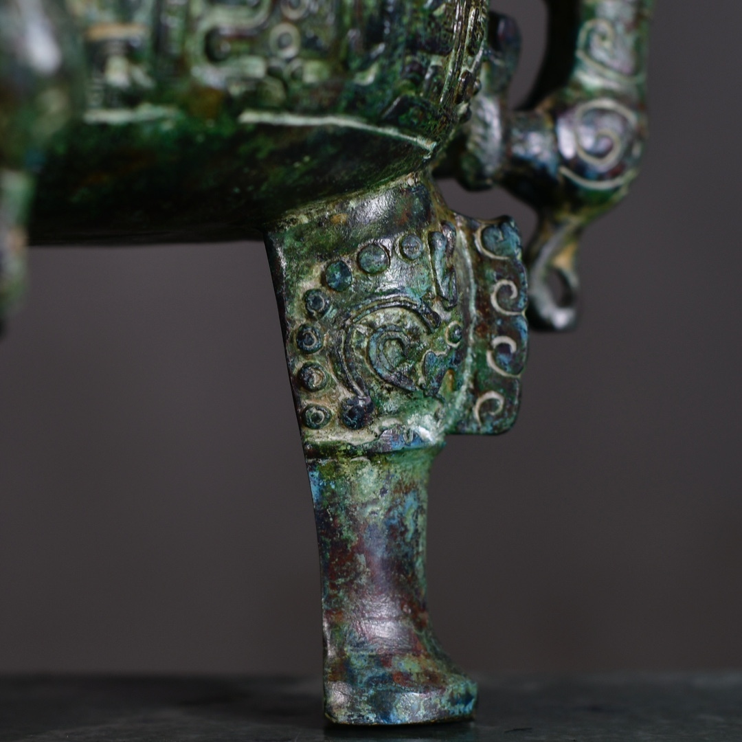 珍藏 中国春秋時代の青銅四虎鼎です 青銅器 時代物 中國古美術 珍藏 中国春秋時代の青銅四虎鼎です 青銅器 時代物 中國古美術