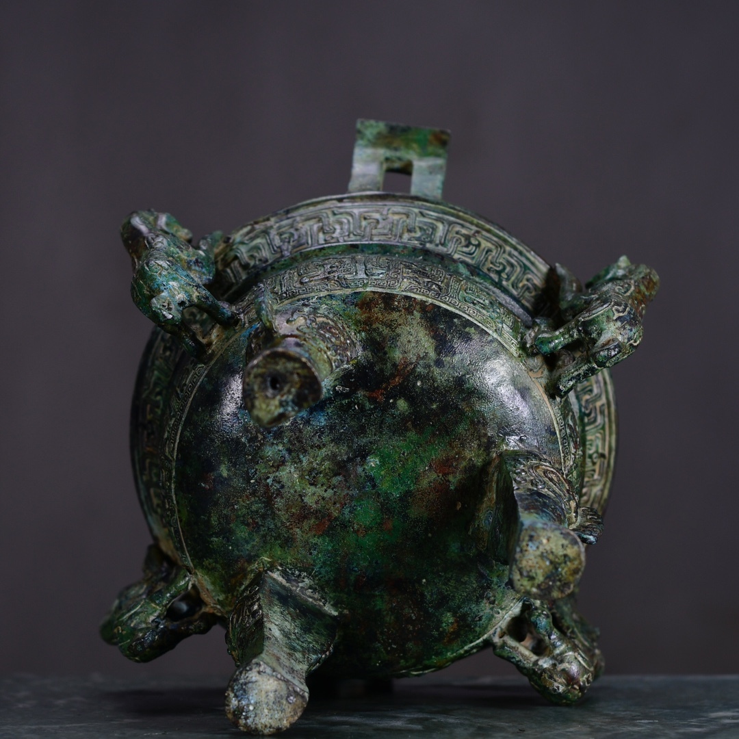珍藏 中国春秋時代の青銅四虎鼎です 青銅器 時代物 中國古美術 珍藏 中国春秋時代の青銅四虎鼎です 青銅器 時代物 中國古美術