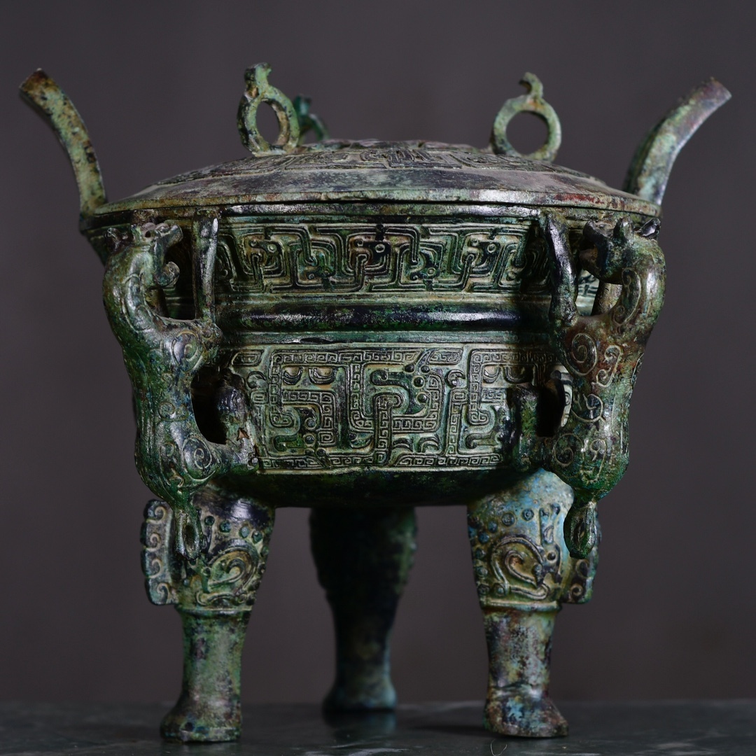 珍藏 中国春秋時代の青銅四虎鼎です 青銅器 時代物 中國古美術 珍藏 中国春秋時代の青銅四虎鼎です 青銅器 時代物 中國古美術