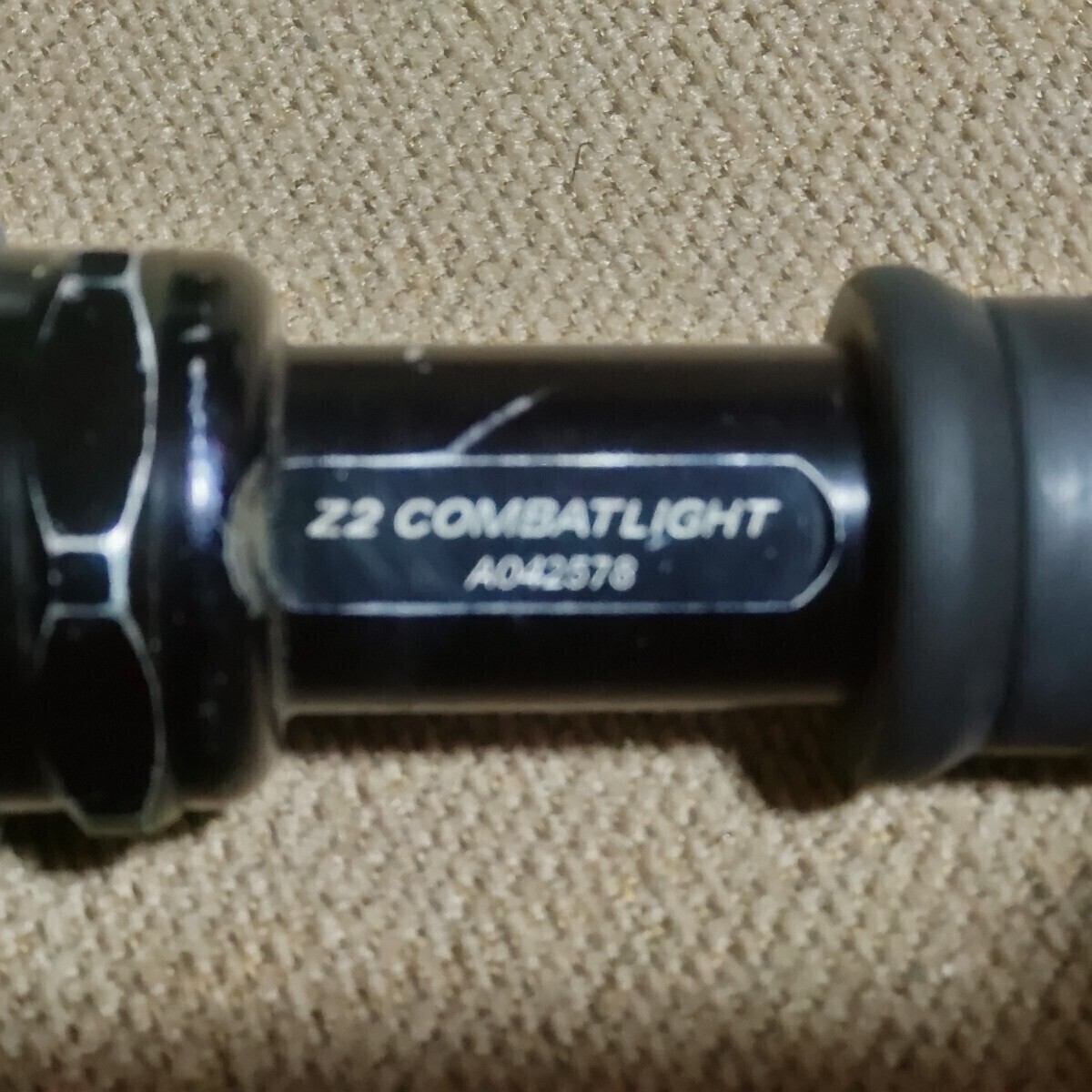 SUREFIRE　Z2　COMBATLIGHT　 シュアファイア フラッシュライト　レッドフィルター付_画像3