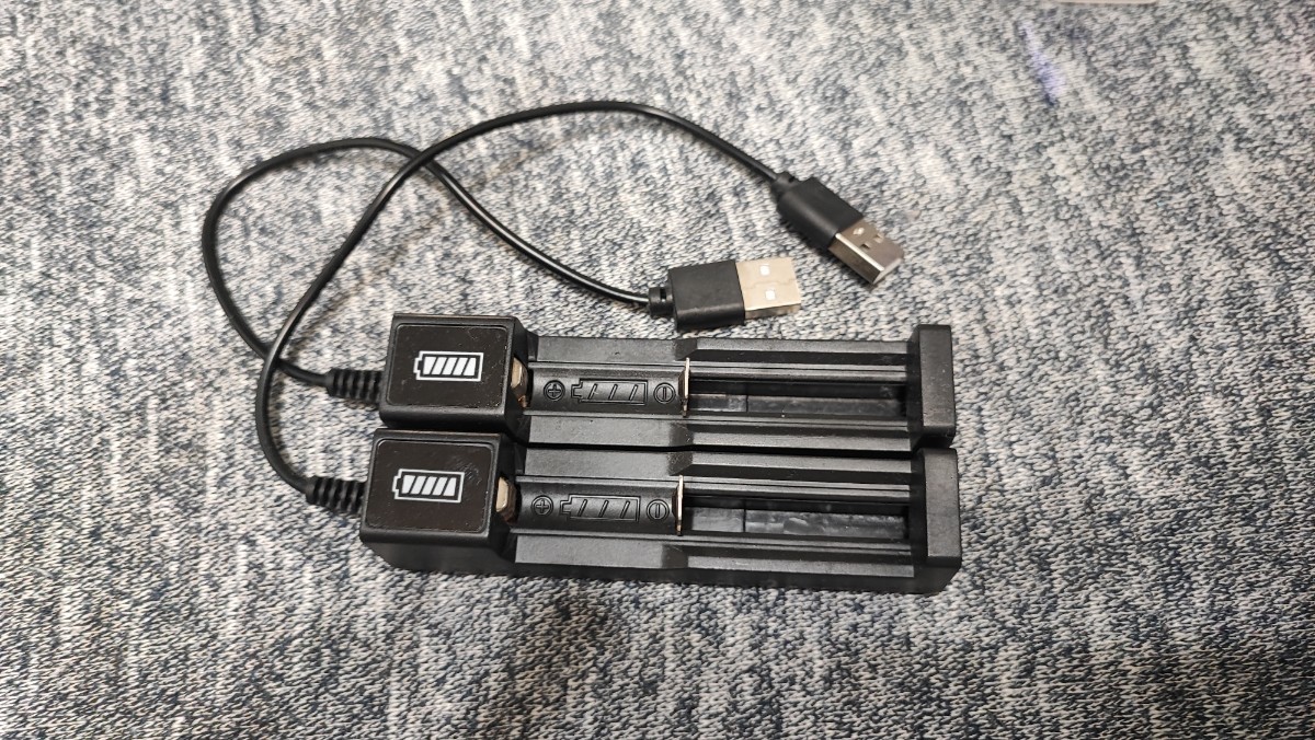 USBリチウムイオン電池充電器2個 過充電保護 Li-ion 10440 14500 14650 16340 16650 18350 18500 18650対応の画像2