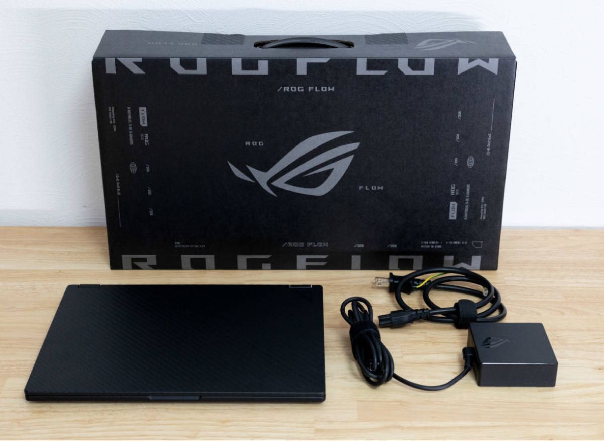 ASUS ROG Flow X13 GV302XI/ RTX 4070 / メモリ32GB / SSD1TB