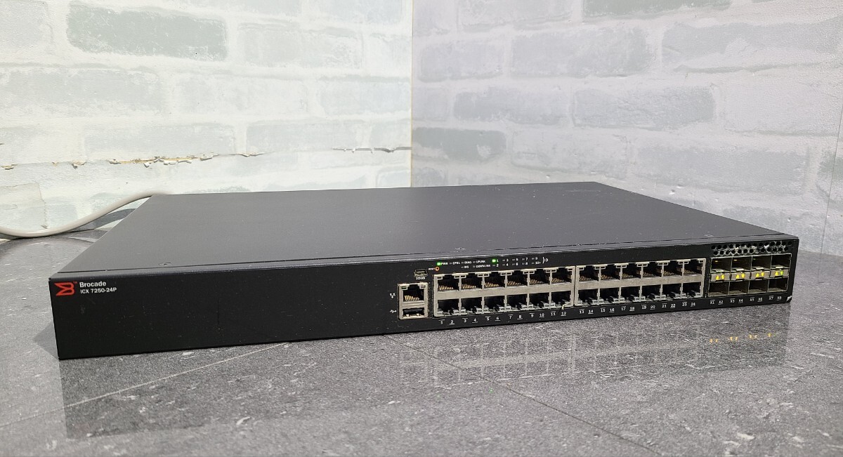 【現状品】管1Z115 Brocade ICX 7250-24P イーサネットスイッチ 通電OK _画像1