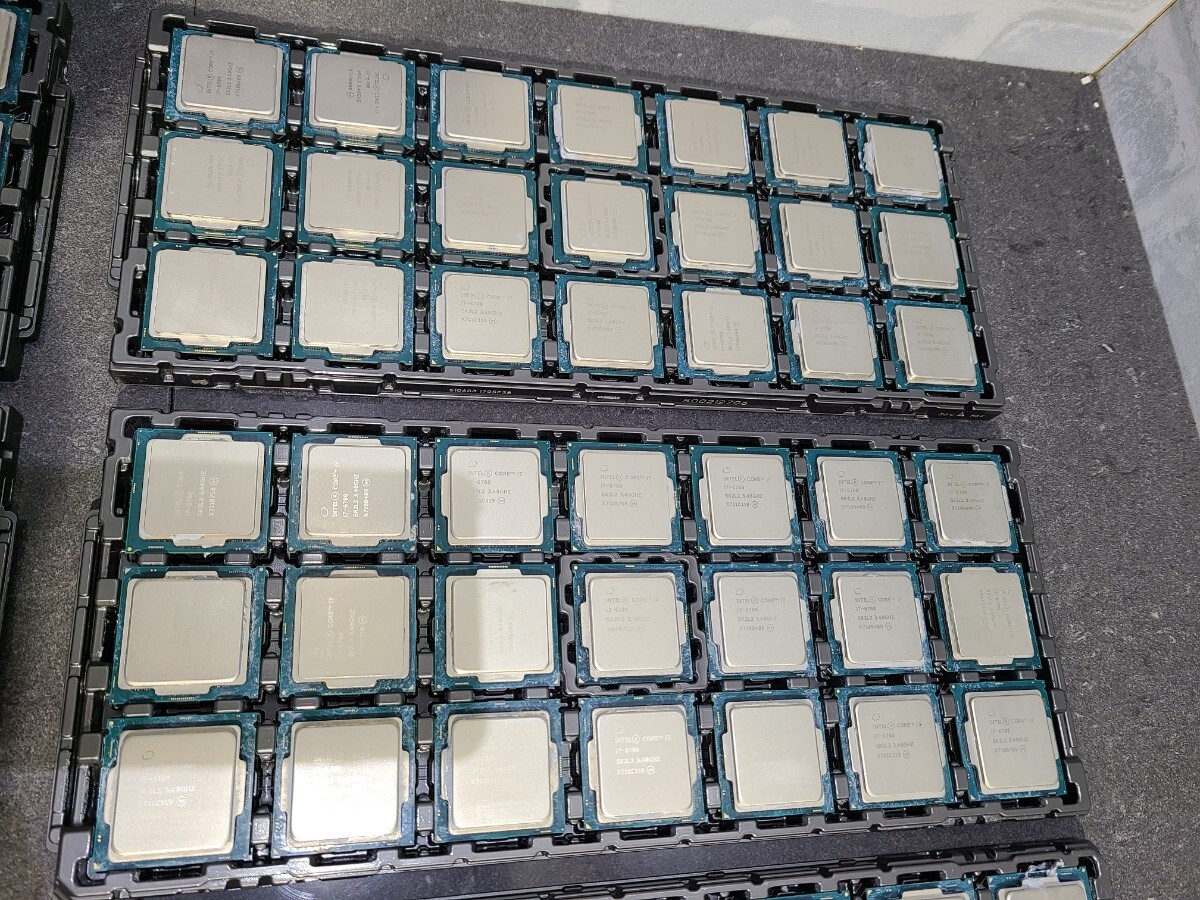 【中古動作品】管1Z57 CPU INTEL CORE i7-6700 まとめて195個_画像3