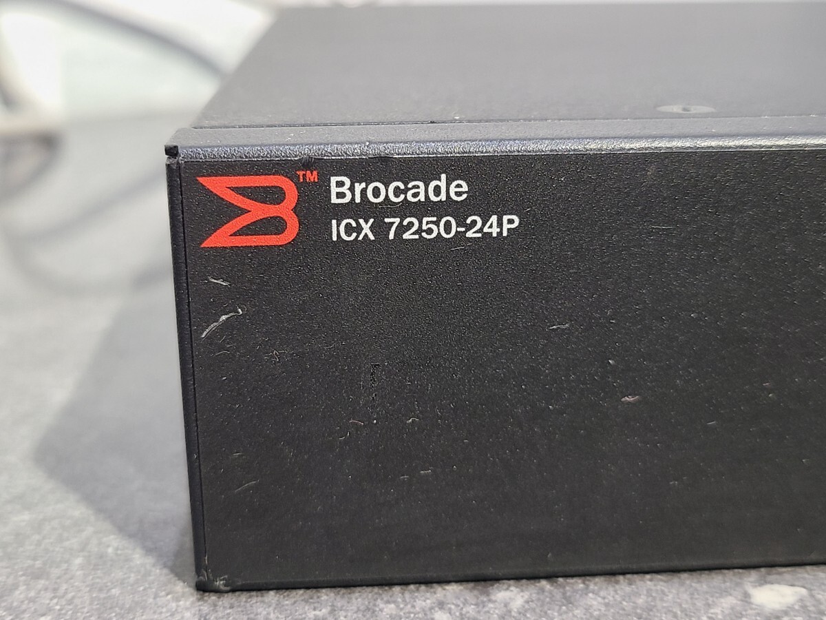 【現状品】管1Z128 Brocade ICX 7250-24P イーサネットスイッチ 通電OK の画像2