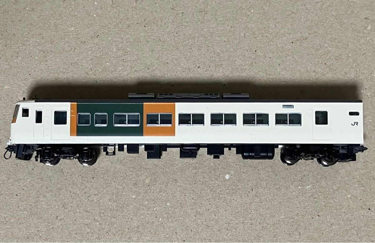 TOMIX クハ185-100 JR 185-0系特急電車(踊り子・新塗装・強化型スカート)基本セットばらし