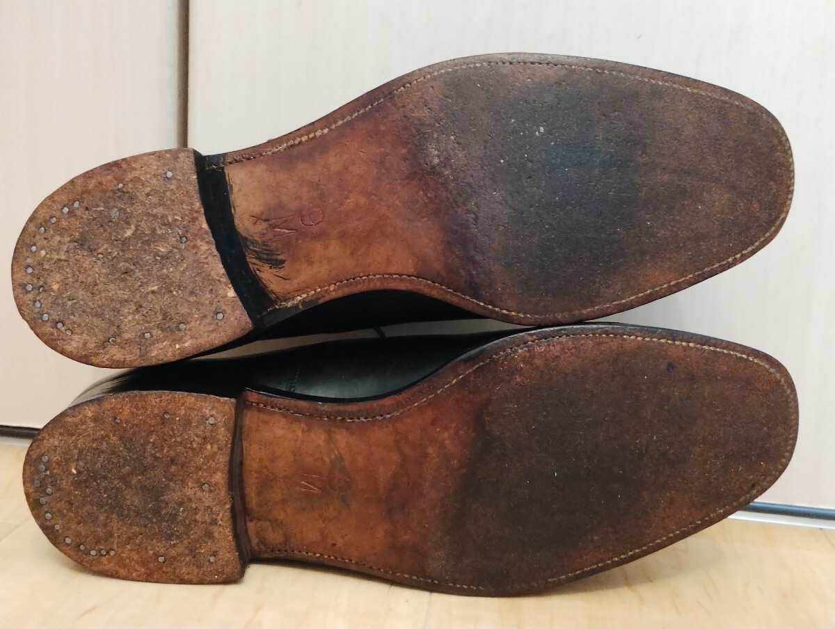 減り少なめ サンダース 内羽根 ストレートチップ 黒 UK 9 27.5 英国製 1981年製 ビンテージ 官給品 革靴 イギリス軍 _画像3