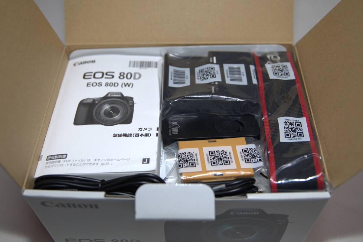 【美品】中古Canon EOS 80D EF-S18-135mm 1:3.5-5.6 IS USM レンズキット 元箱付き 付属品多数(リモコンなど)_画像9
