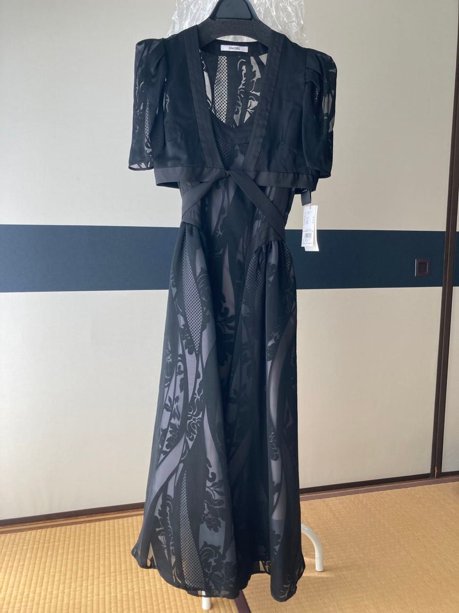 新品タグ付き SNIDEL スナイデル ボレロセットオパールドレス 新品タグ付き SNIDEL スナイデル ボレロセットオパールドレス