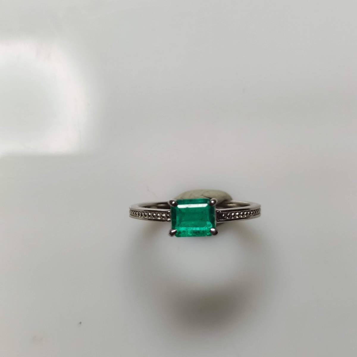  natural Colombia production Pt emerald ring 0.70ct