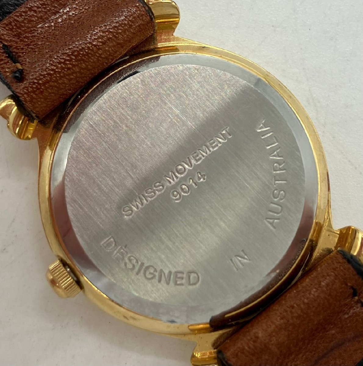 ●電池交換済　稼働品　美品　FABERGE ファベルジェ 腕時計 オパール文字盤 クォーツ　9014_画像2