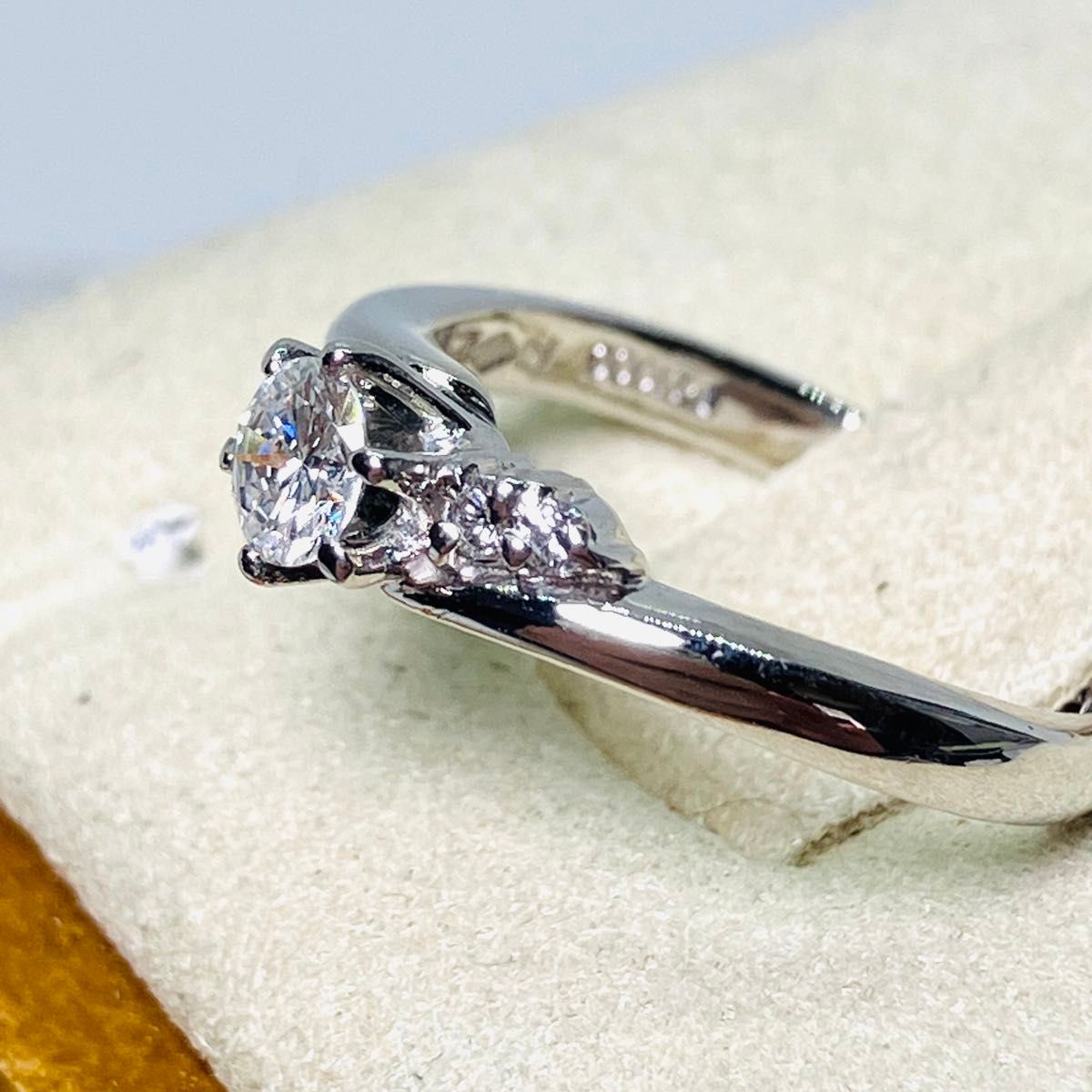 VENDOME Pt1000 ダイヤモンドリング メインダイヤ:0.20ct  サイドダイヤ:0.05ct 婚約リング 婚約指輪
