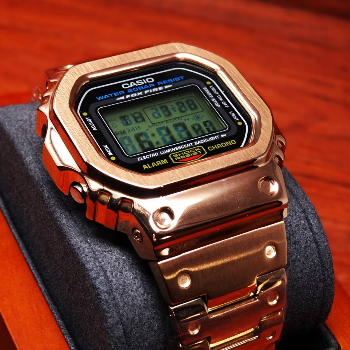 送料無料・新品・Gショックカスタム本体付きDW5600デジタル腕時計フルステンレス製ローズゴールドベゼル＆ベルト・フルメタルモデル の画像3
